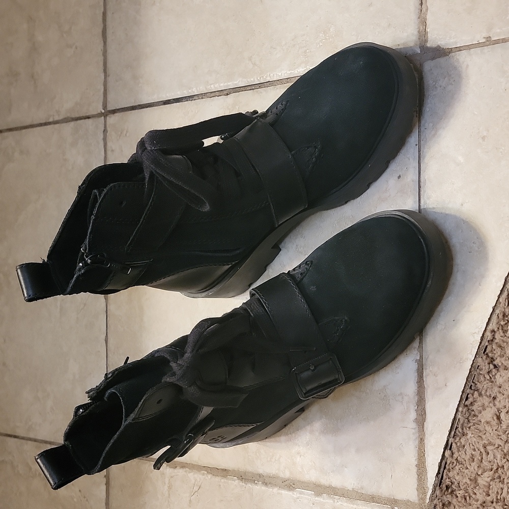 Ugg Zorrah Boot - Picture 6 of 9